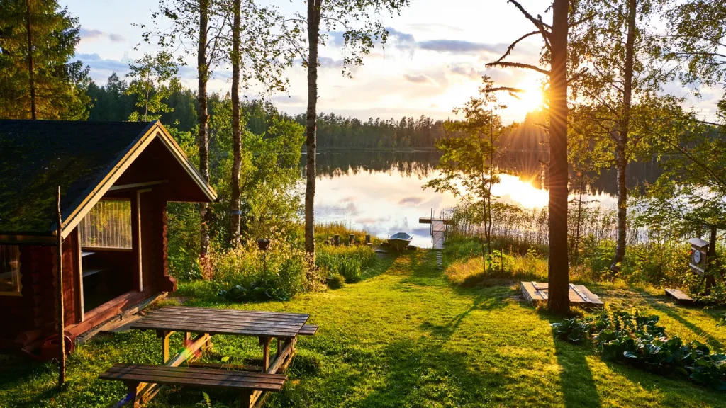 Vivi l’esperienza esclusiva della cena estiva in Finlandia: scopri come partecipare!
