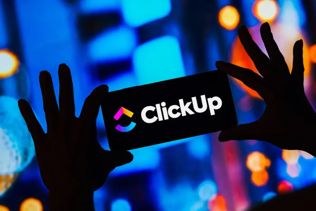 ClickUp e i licenziamenti: insegne sul futuro del lavoro e nuove sfide occupazionali.