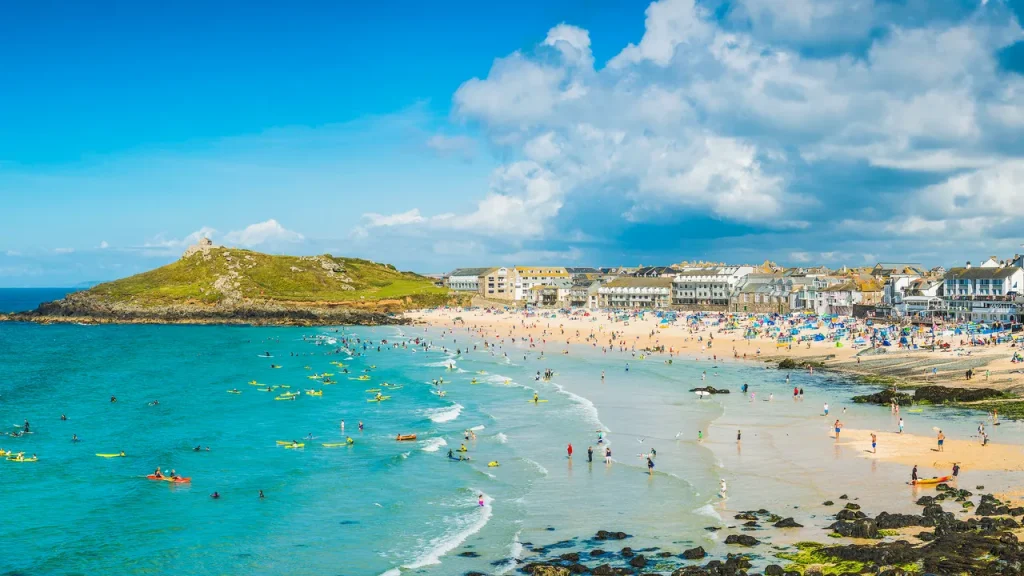 Le migliori spiagge family-friendly nel Regno Unito per una giornata estiva senza stress.