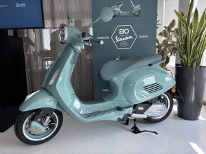 Festa a Roma: 80 anni di Vespa, simbolo di storia e cultura italiana nel mondo.