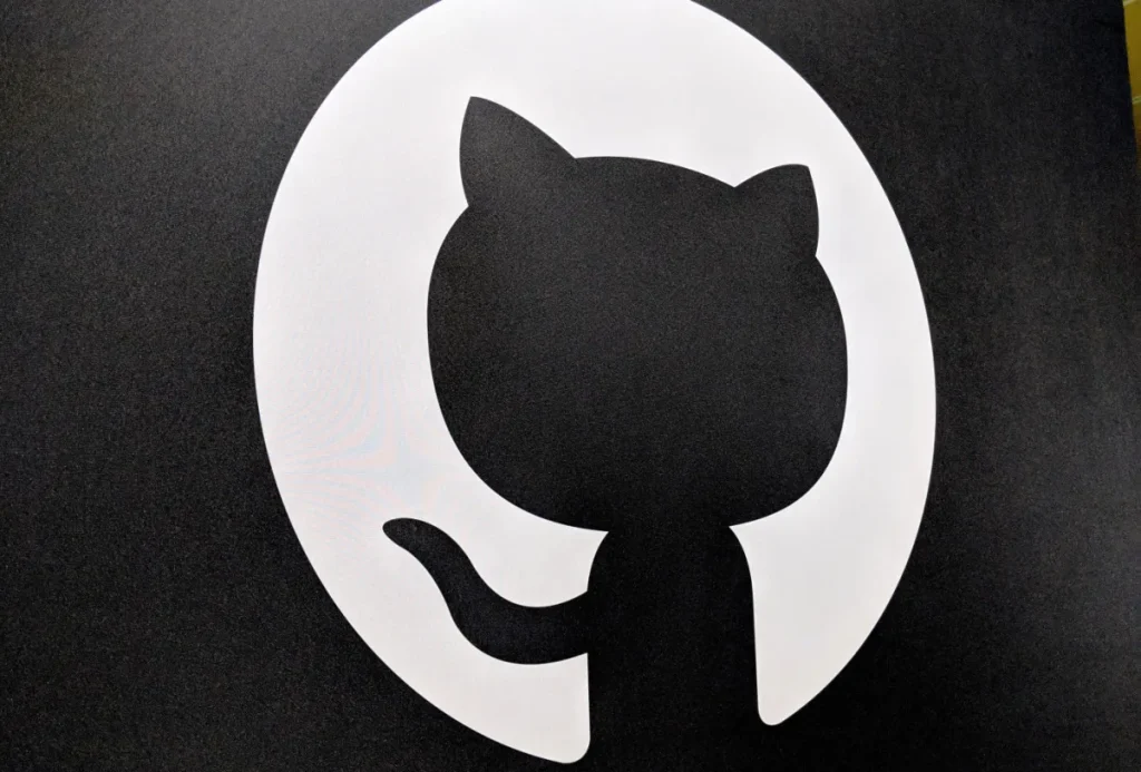 GitHub: furto di dati da migliaia di repository interni da parte di hacker.