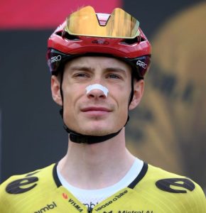 Vingegaard trionfa nella settima tappa del Giro d’Italia, Eulalio conserva la maglia rosa.