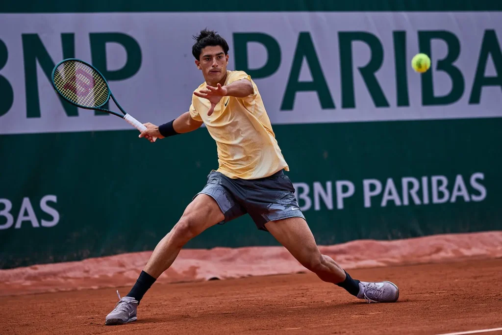 De Jong elimina Cinà al secondo turno del Roland Garros con un netto 3-0.
