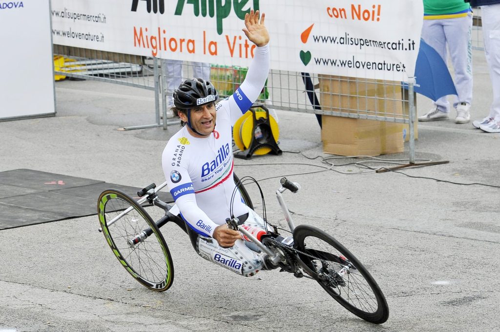 Lutto cittadino a Bologna per i funerali di Zanardi, annuncio del sindaco.