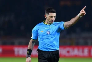Serie A, arbitri 37esima giornata: Maresca per Roma-Lazio, Massa dirige Juventus-Fiorentina.
