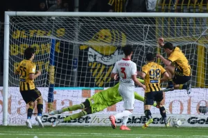 Monza pareggia 2-2 contro la Juve Stabia nella semifinale playoff di Serie B.