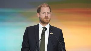 Basta vittimismo: l’esperta reale Emily Andrews contesta le affermazioni di Harry sulla sua posizione.