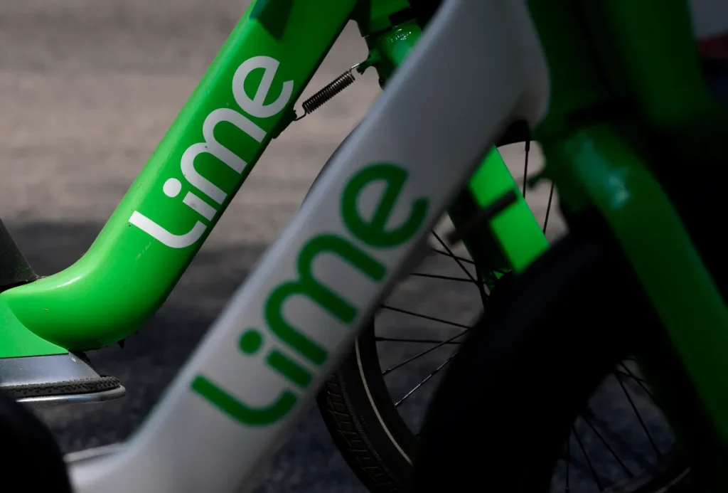 Lime scommette sulla sua IPO: opportunità e rischi nel mercato della mobilità.
