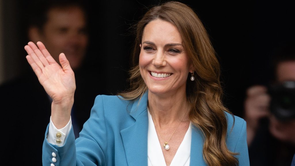 Kate Middleton in blu azzurro in Italia: un colore pieno di significati e coincidenze.