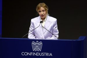 Meloni a Confindustria: “Europa, agisci meglio. Orsini propone 20 miliardi per crescita e sanità.”