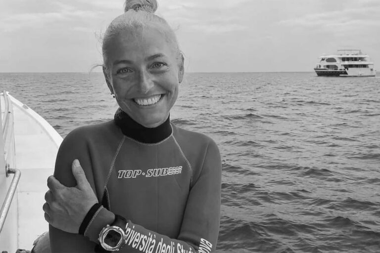 Monica Montefalcone, pioniera della scienza delle fanerogame marine, muore in immersione alle Maldive.