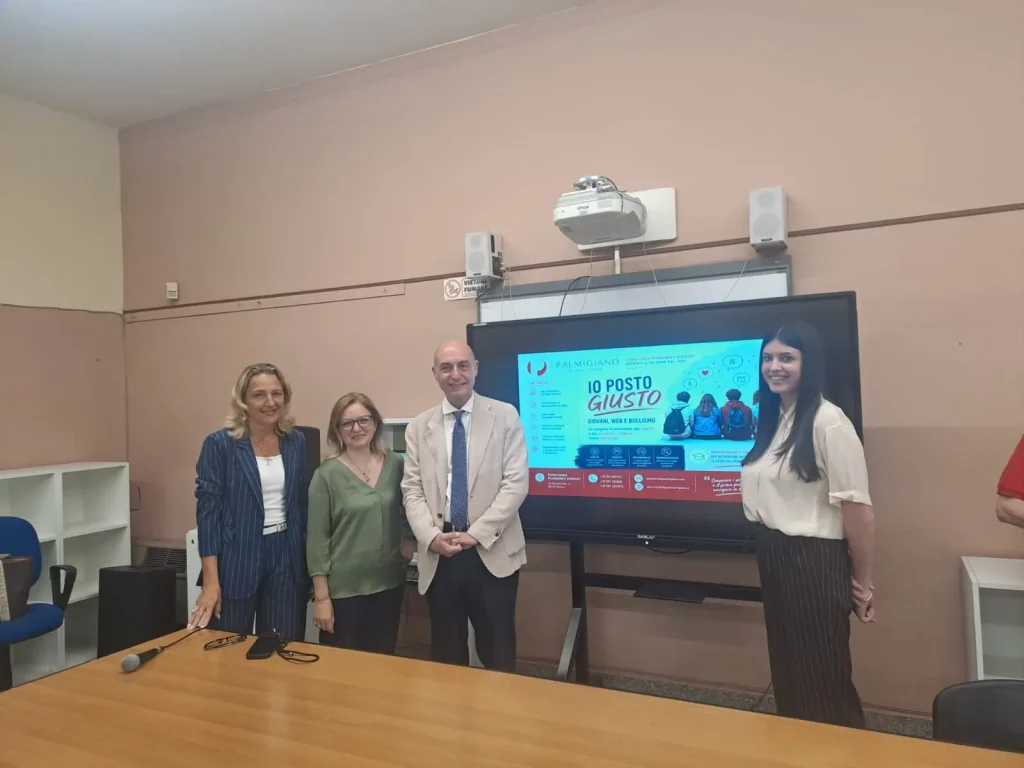 Studenti di Palermo affrontano i rischi del web nel progetto “Io Posto Giusto”.