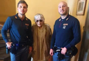 Finto poliziotto truffa una 90enne a Roma: arrestato il responsabile.