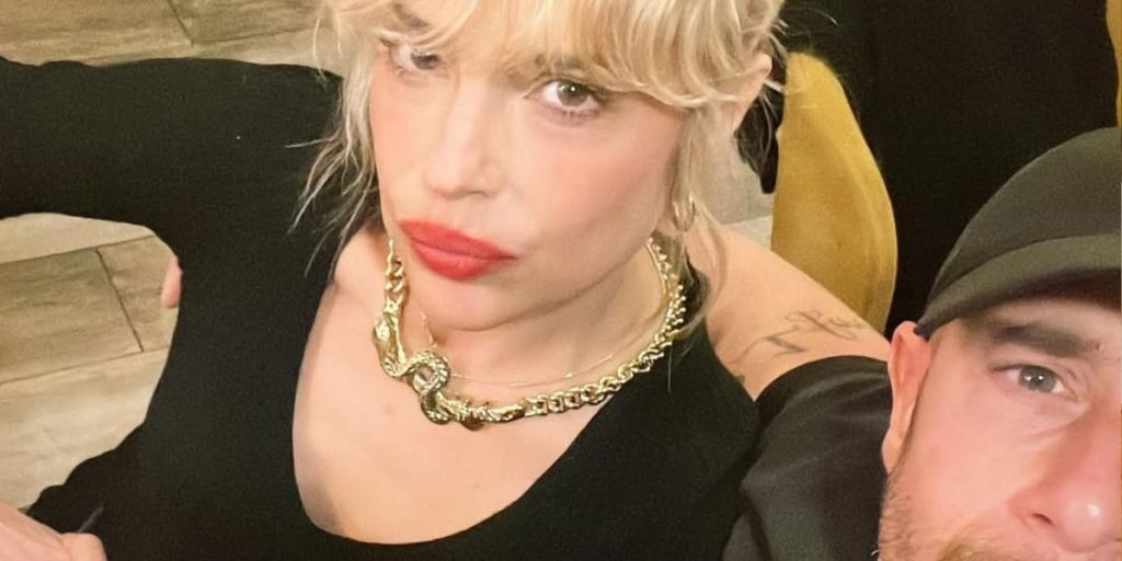 Micaela Ramazzotti e Claudio Pallitto: un matrimonio da sogno tra eleganza e emozioni.