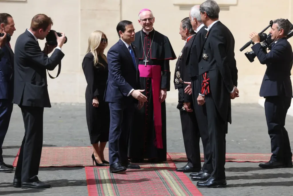 Rubio a Roma: incontro storico con Papa Leone XIV nella Città del Vaticano.