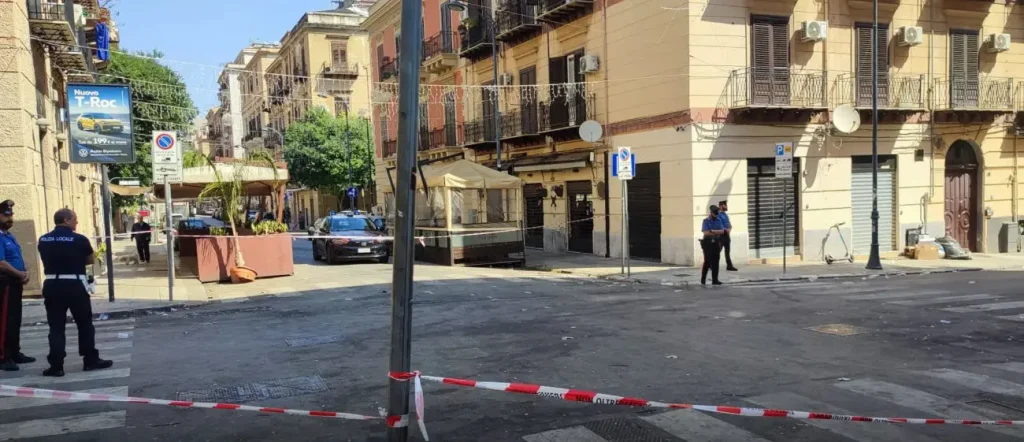Sparatoria a Palermo: ragazza di 22 anni colpita alla testa in una rissa.