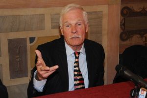 È morto Ted Turner, fondatore della CNN, all’età di 87 anni