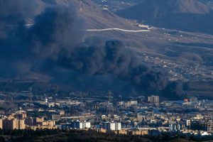 Attacco americano in Iran: due imbarcazioni civili colpite, cinque vittime riportate.