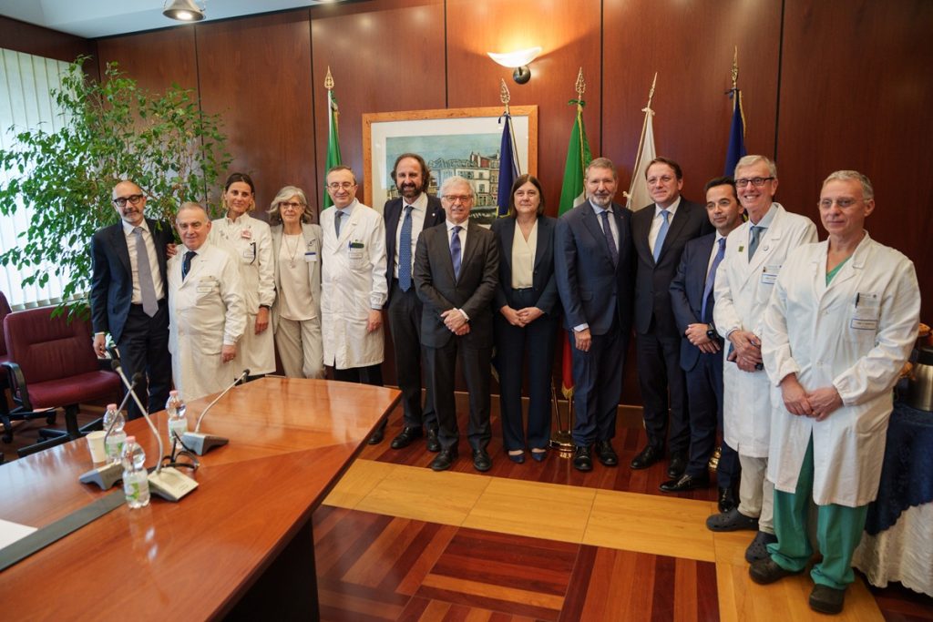 Visita del commissario Ue alla salute Várhelyi al Policlinico Gemelli: focus su sanità italiana.