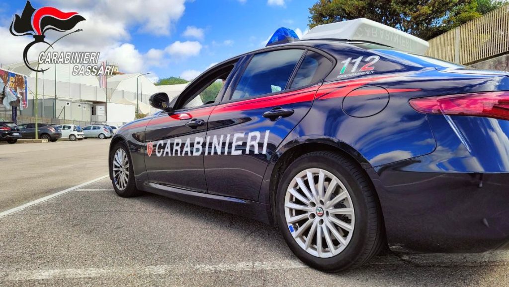 Aggredisce la madre per soldi a Sassari: arrestato un uomo violento.