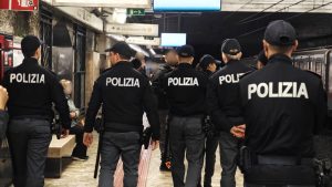 Scoperti rifugi sotterranei per droga: 5 arresti a Roma.