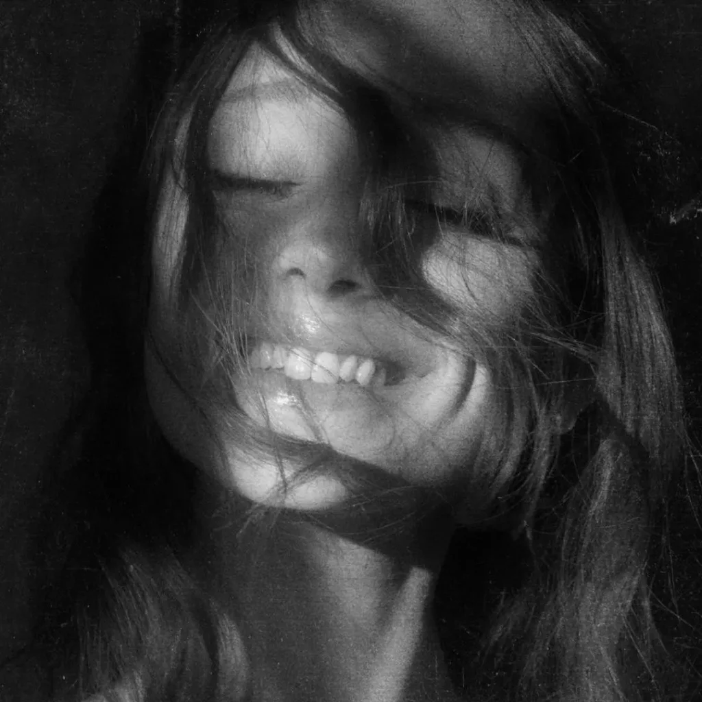 Ariana Grande lancia “Hate That I Made You Love Me”, il nuovo singolo attesissimo