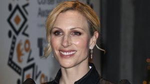 Zara Tindall incanta con un mini abito e tacchi argentati: il fascino del metallica!
