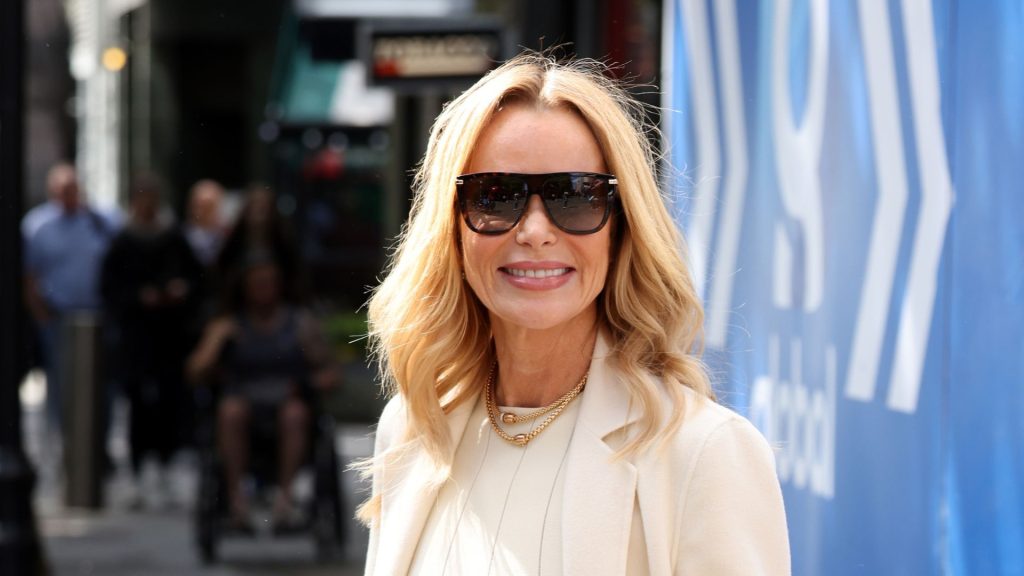 Amanda Holden’s elegant vanilla cream dress: a stylish summer alternative to bright colors.