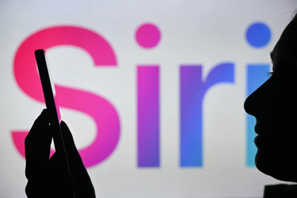 Rinnovamento di Siri di Apple: possibili chat che si eliminano automaticamente.