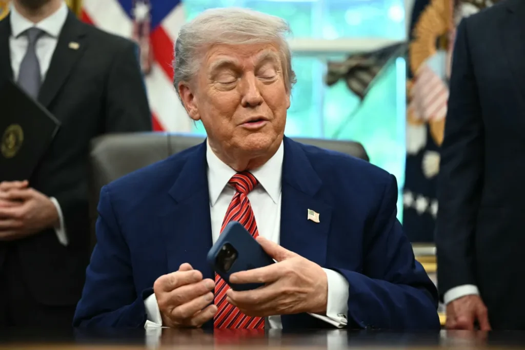 Trump Mobile rivela esposizione di dati personali: numeri di telefono e indirizzi a rischio.