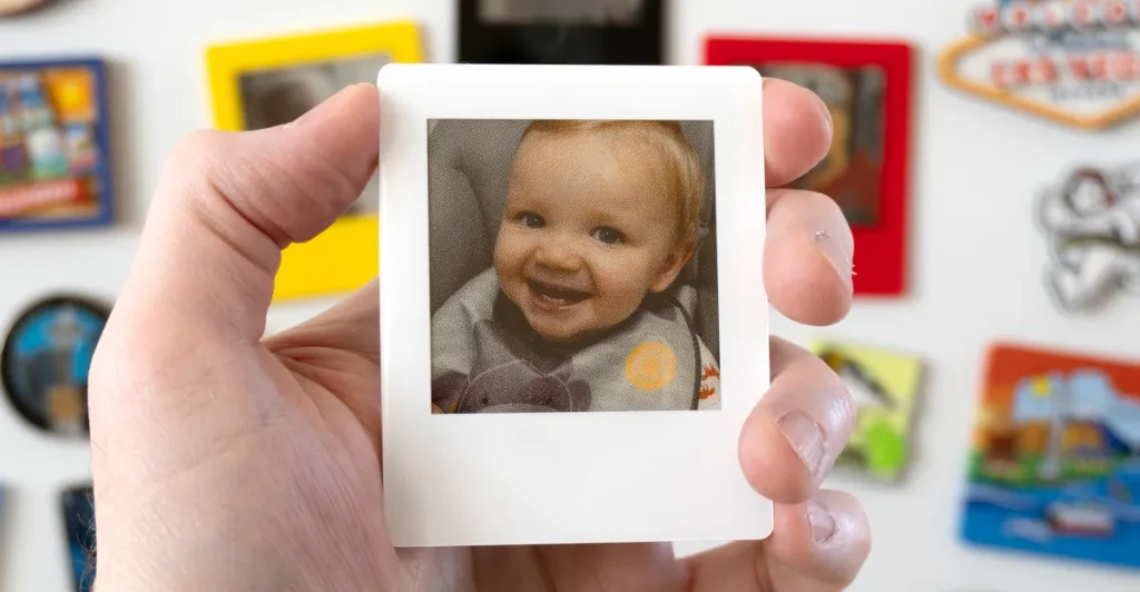 Polaroid digitali: un modo originale per adornare il frigorifero con ricordi indimenticabili