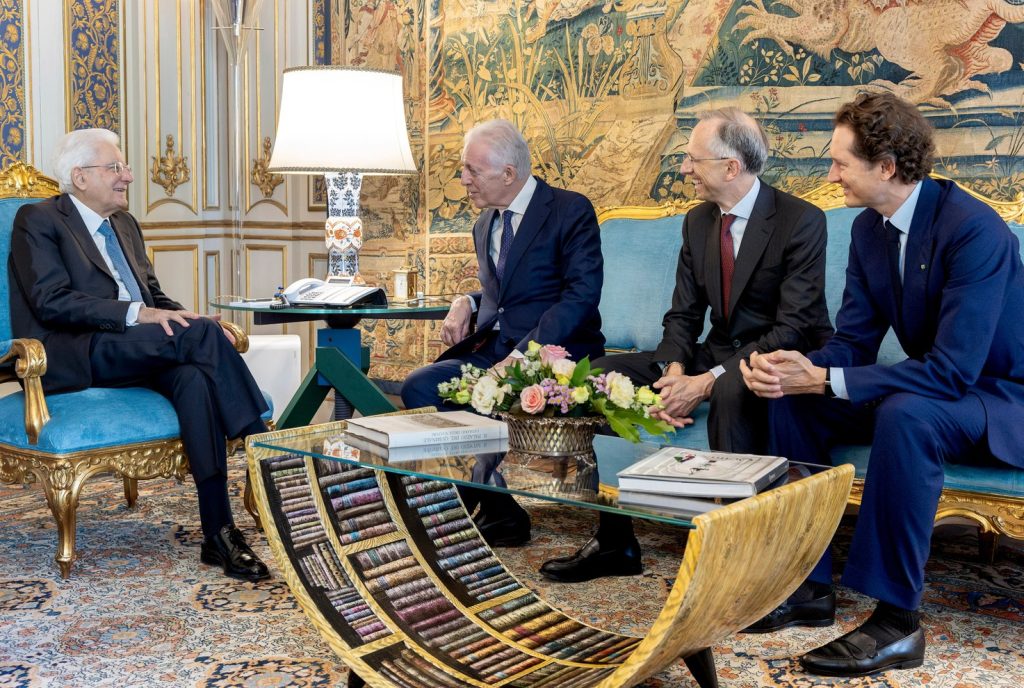 Ferrari Luce svelata a Sergio Mattarella: un simbolo di innovazione e prestigio italiano.