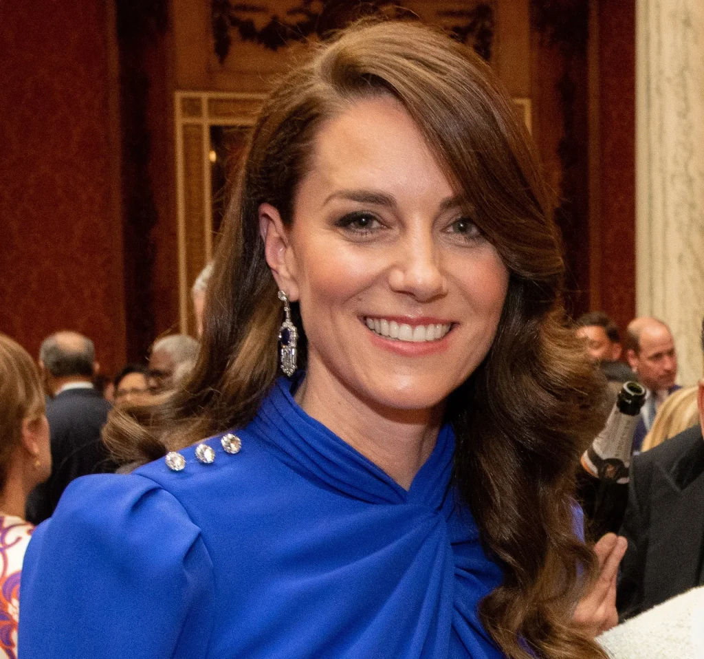 Kate Middleton in Italia: incontro con studenti e docenti nelle scuole locali.