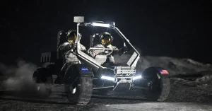 Piani NASA per una base lunare permanente iniziano con tre missioni quest’anno.
