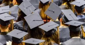 Evita di parlare di intelligenza artificiale nel tuo discorso di laurea del 2026.