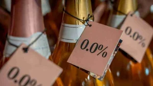 Vini dealcolati: il nuovo trend lifestyle tra gusto, benessere e socialità