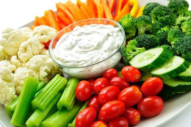 Mangiare sano senza cucinare: soluzioni pratiche e veloci per una dieta equilibrata