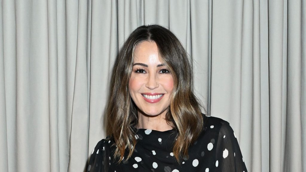 Aggiorna i tuoi pantaloni a palazzo con il top a pois di Rachel Stevens da M&S.