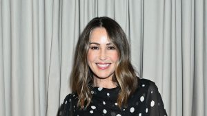 Aggiorna i tuoi pantaloni a palazzo con il top a pois di Rachel Stevens da M&S.