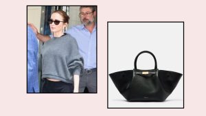 Emily Blunt dimostra che le borse di design elevano anche i look più semplici.