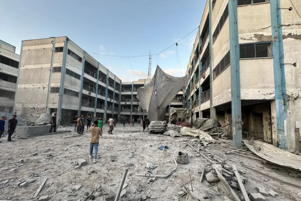 Raid israeliani su Gaza City: sei morti e quindici feriti in un attacco aereo.