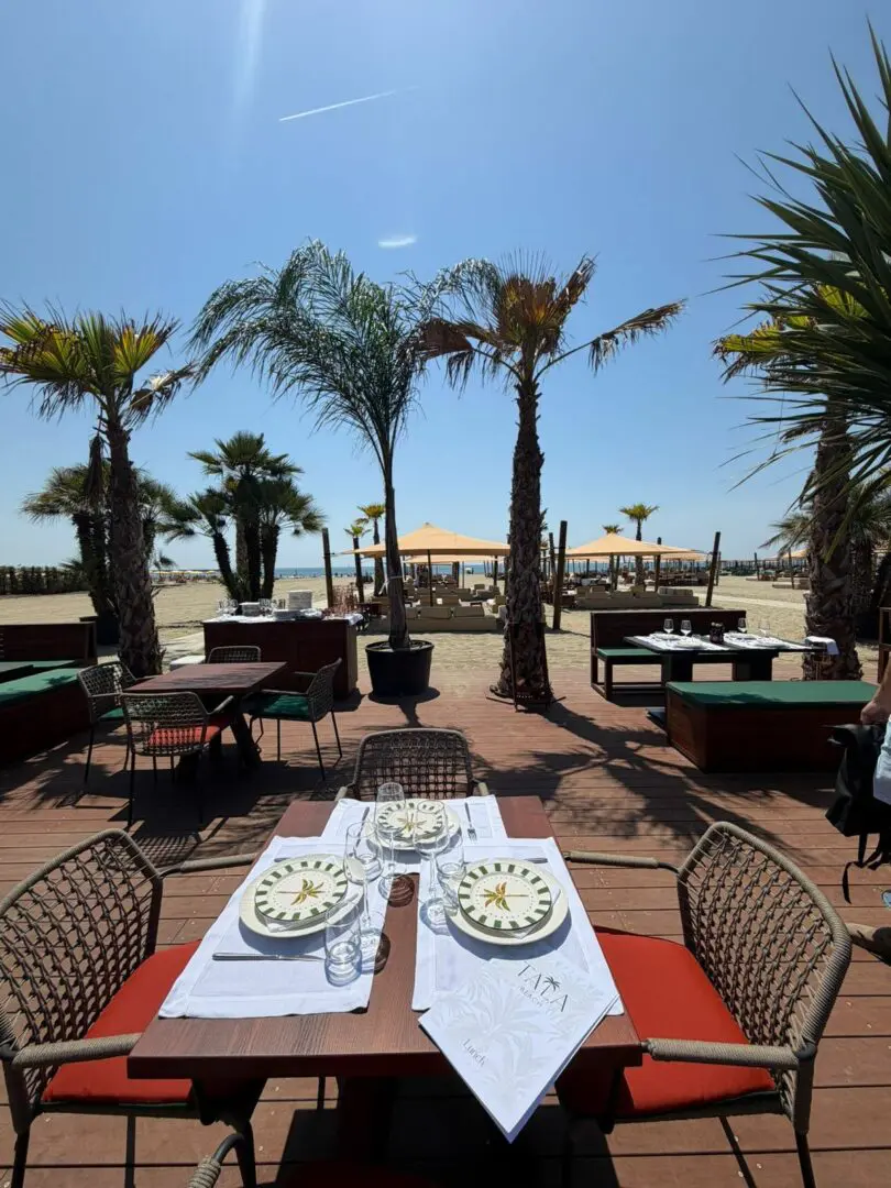 Tala Beach a Marina di Pietrasanta: inaugurazione con oltre mille ospiti entusiasti.
