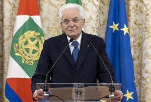 Mattarella: Il 2 giugno ha segnato una svolta fondamentale per l’Italia dopo il fascismo.