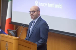 Fontana: La democrazia cresce con il coinvolgimento dei giovani e la partecipazione attiva