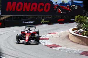 Ferrari domina le libere nel Principato: Venerdì di adrenalina e velocità.