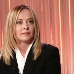 Meloni respinge polemiche sull’assenza al vertice Europa-Balcani: sinistra in difficoltà.