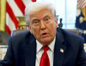 Accordo USA-Iran: firma venerdì, Trump annuncia riapertura dello Stretto di Hormuz.
