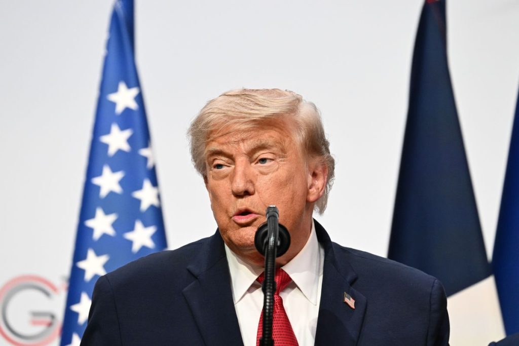 Accordo USA-Iran: una scelta controversa che tradisce fiducia e stabilità globale.