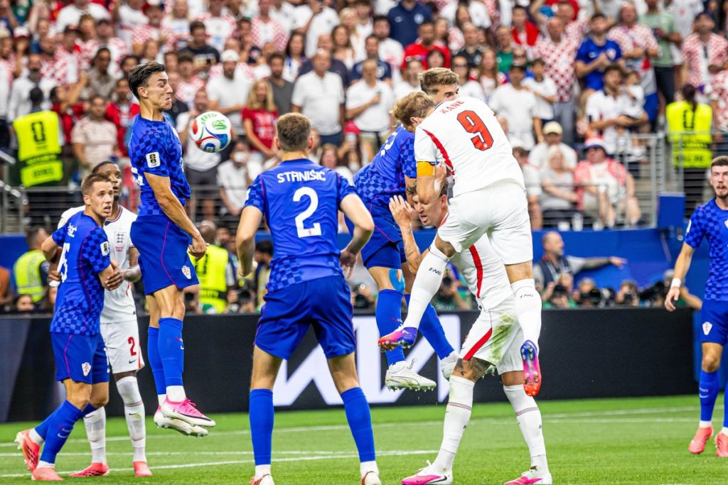 Kane trascina l’Inghilterra: vittoria 4-2 sulla Croazia con doppietta da sogno!