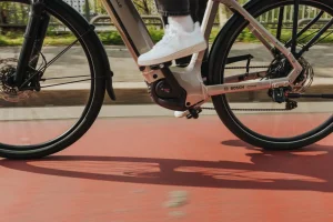 Bosch presenta Active Line Plus e Hub Line: innovazioni per la mobilità urbana e sostenibile.